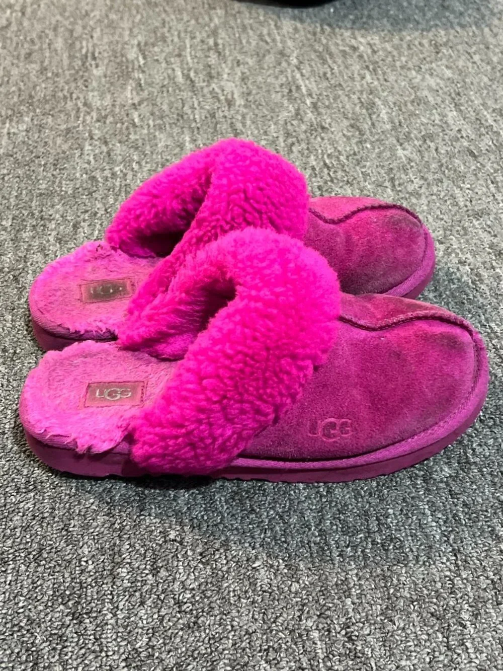 UGG Girls Pink Slippers Size 4